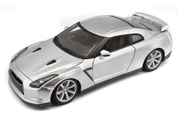 Bburago: 1:18 Scale Diecast Vehicle - Nissan GTR R35 (Assorted Colours)