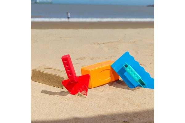 Hape: Master Bricklayer Beach Playset