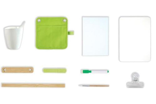 Hape: Portable Bamboo Easel