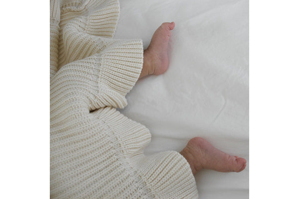 Saikah: Ribbed Frill Blanket - Ivory