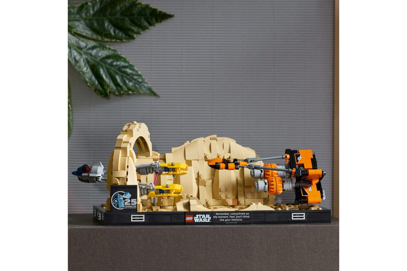 LEGO Star Wars: Mos Espa Podrace Diorama - (75380)