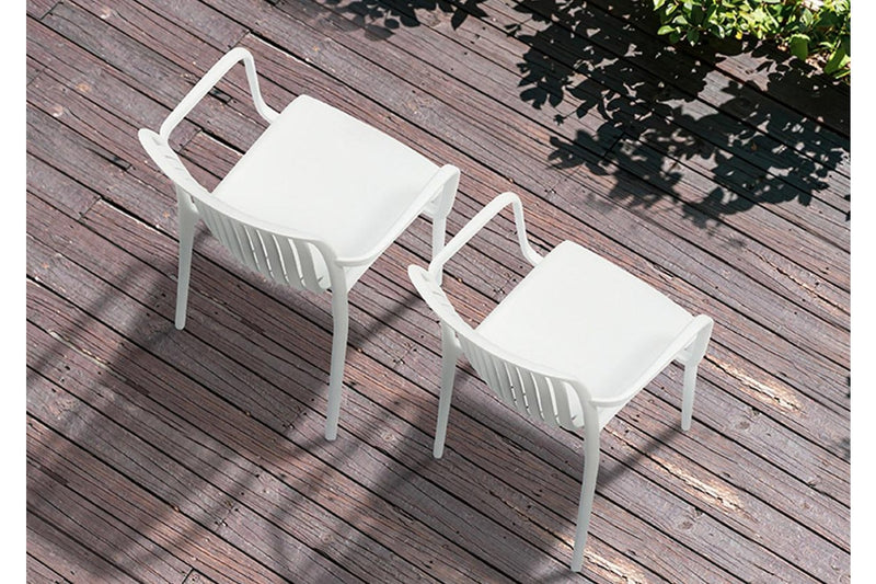 Fraser Country Set of 4 Contemporary Modern Dining Chair - White