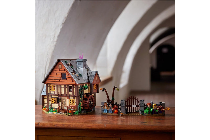 LEGO Ideas: Disney Hocus Pocus - The Sanderson Sisters' Cottage (21341)