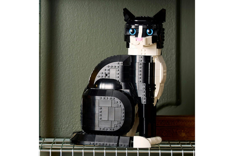 LEGO Ideas: Tuxedo Cat - (21349)