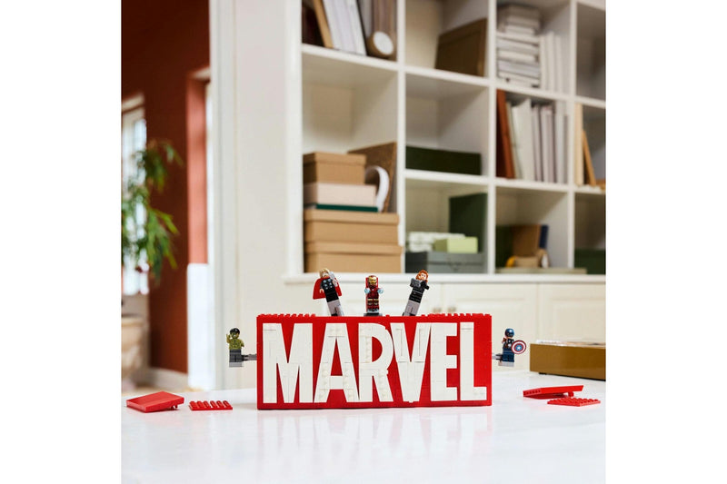 LEGO Marvel: MARVEL Logo & Minifigures - (76313)