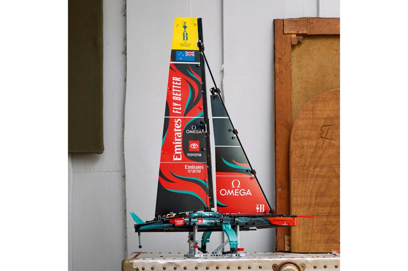 LEGO Technic: Emirates Team New Zealand AC75 Yacht - (42174)