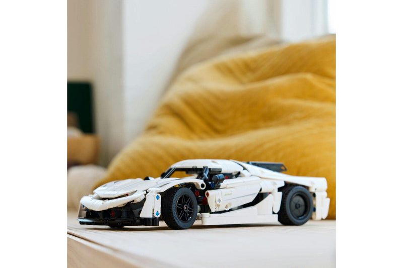 LEGO Technic: Koenigsegg Jesko Absolut White Hypercar - (42184)