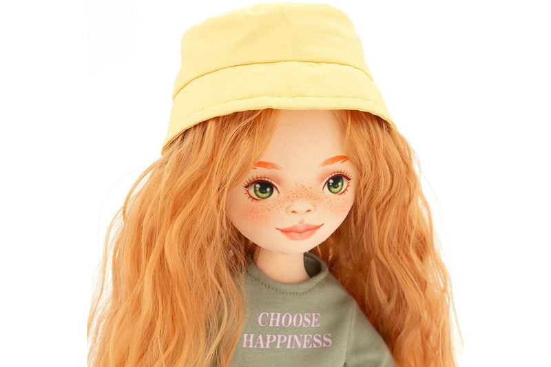 Orange Toys: Sweet Sisters - Sunny In A Green Sweatshirt