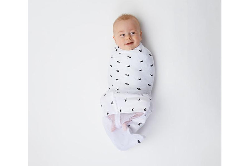Mum 2 Mum: Summer DreamSwaddle - Green Criss-Cross (Small)