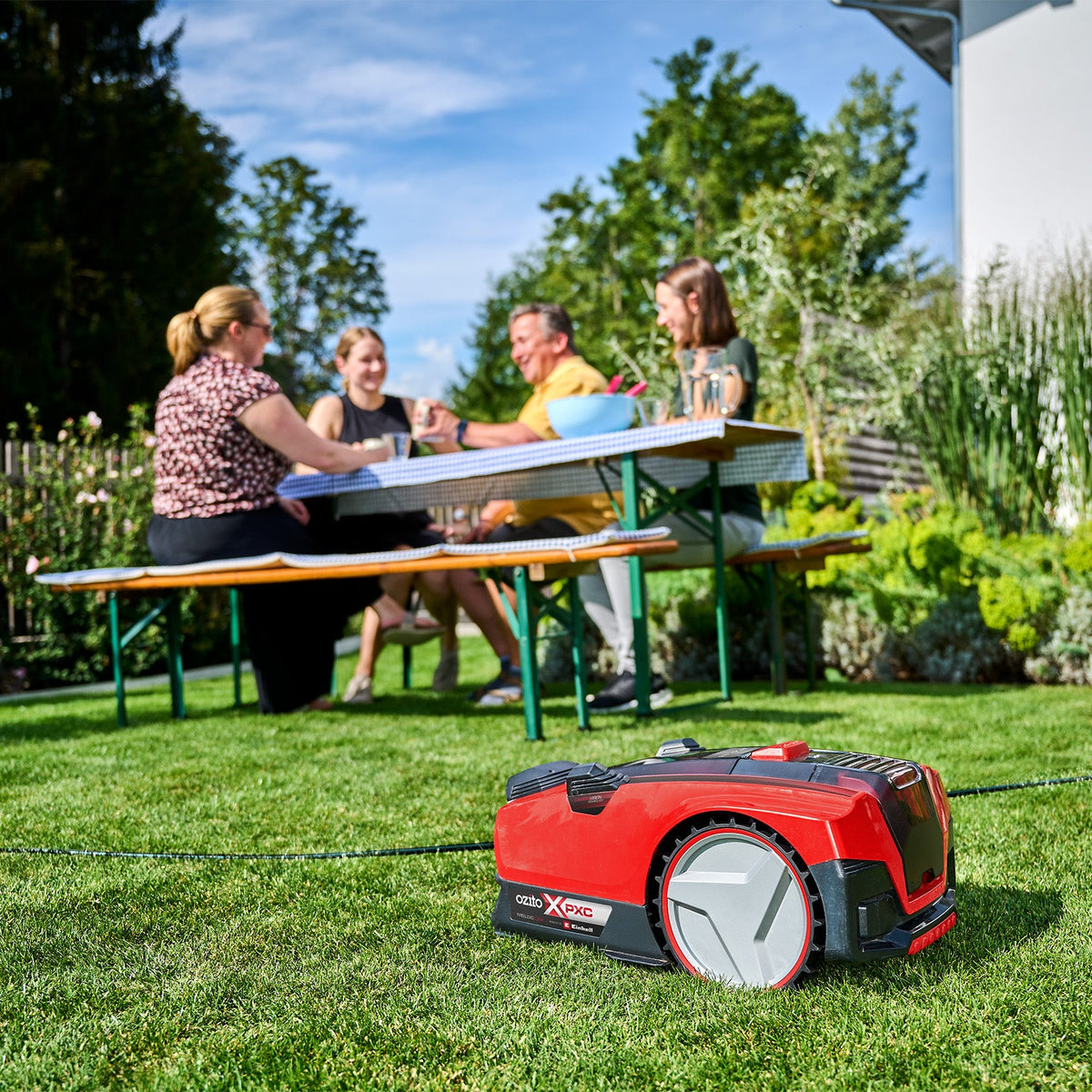 Ozito PXC 18V Brushless Freelexo Cam Robot Lawn Mower 4.0Ah Kit PXRLMK-500