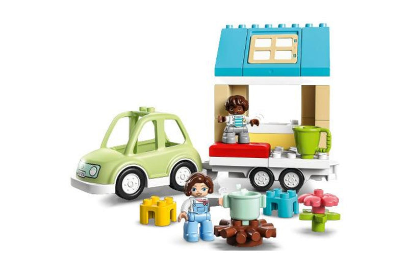 LEGO DUPLO: Family House on Wheels - (10986)