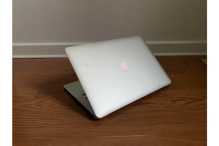 Apple MacBook Air 13 inch 2017 128GB Ultralight Weight suitable for School, Uni & Travelling (Grade A)