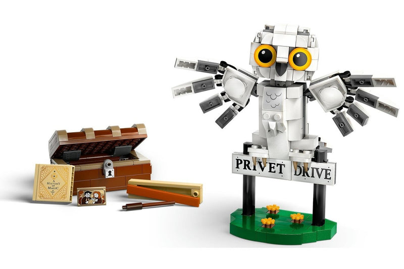 LEGO Harry Potter: Hedwig at 4 Privet Drive - (76425)