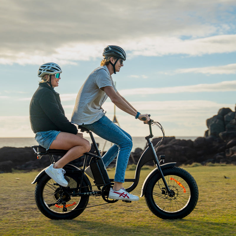 Pedal Brewer Electric Fat Tyre Cruiser Bike Black 560Wh Battery