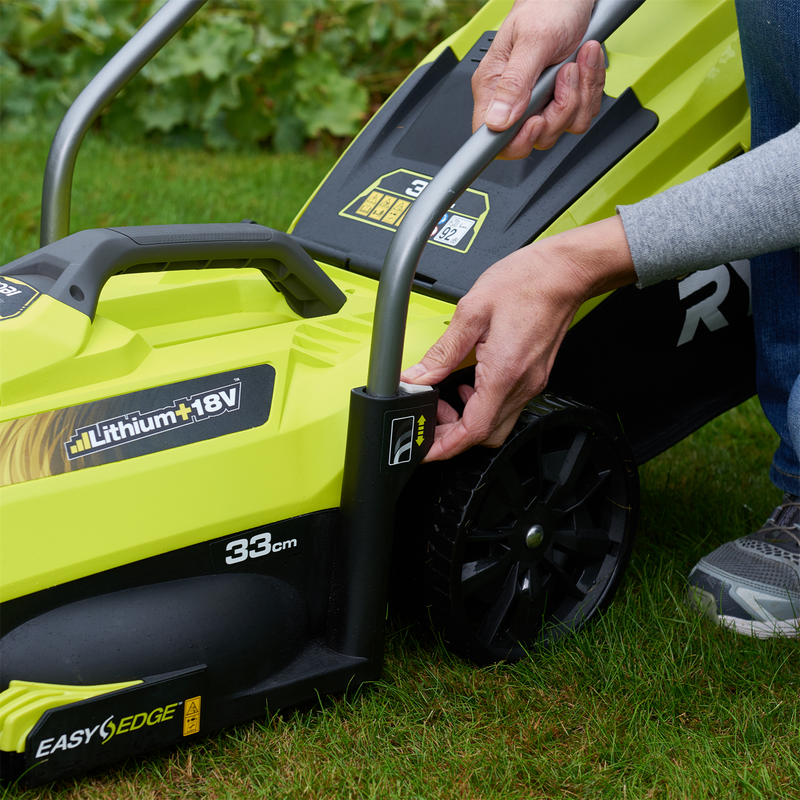 Ryobi One+ 18V 4.0Ah 33cm Cordless Lawn Mower Kit