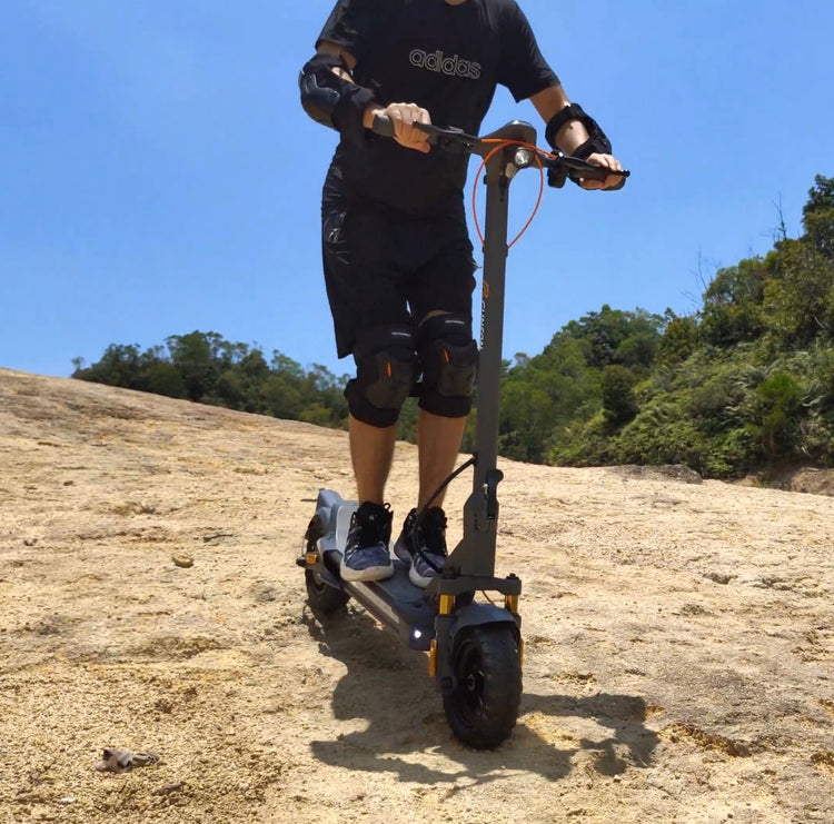 Cunfon RZ800 Electric Scooter